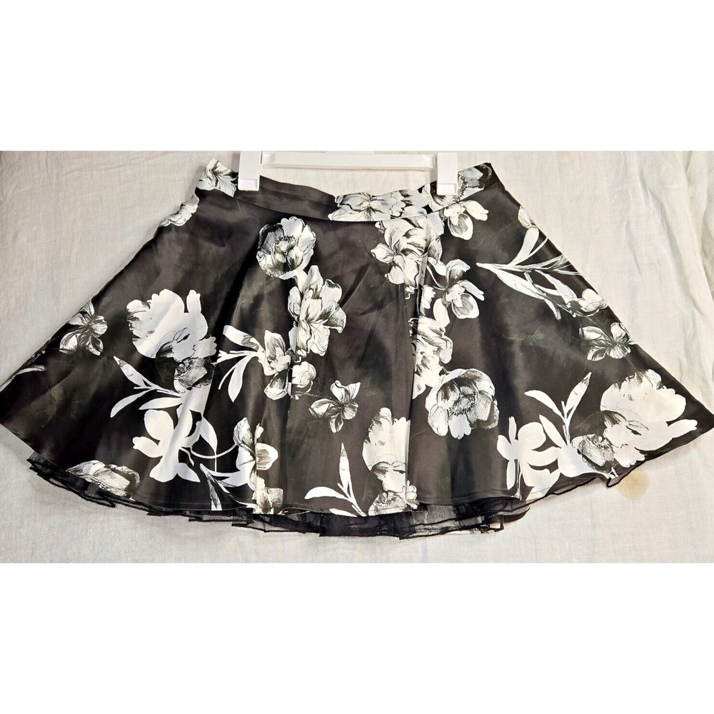 City Studio Skirt 13 Tulle Lined Black Floral Short Skater Flare 32" W x 18" L - Picture 3 of 16